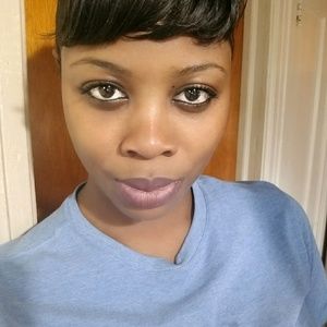 Meet your Posher, Nakisha